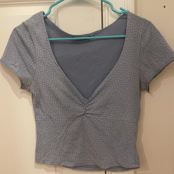 Brandy Melville Gina Top Blue Floral - Picture 2 of 4